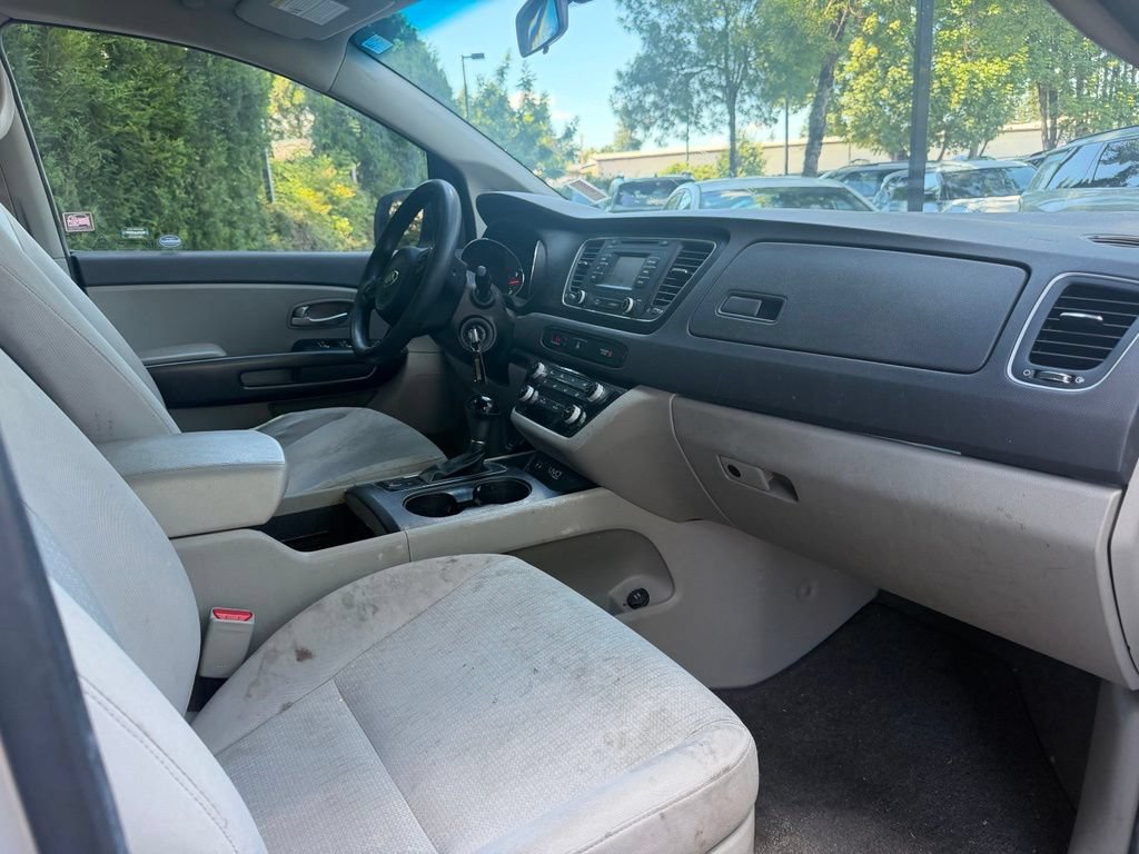 Used 2016 Kia Sedona LX w/ LX Convenience Package FWD image 13