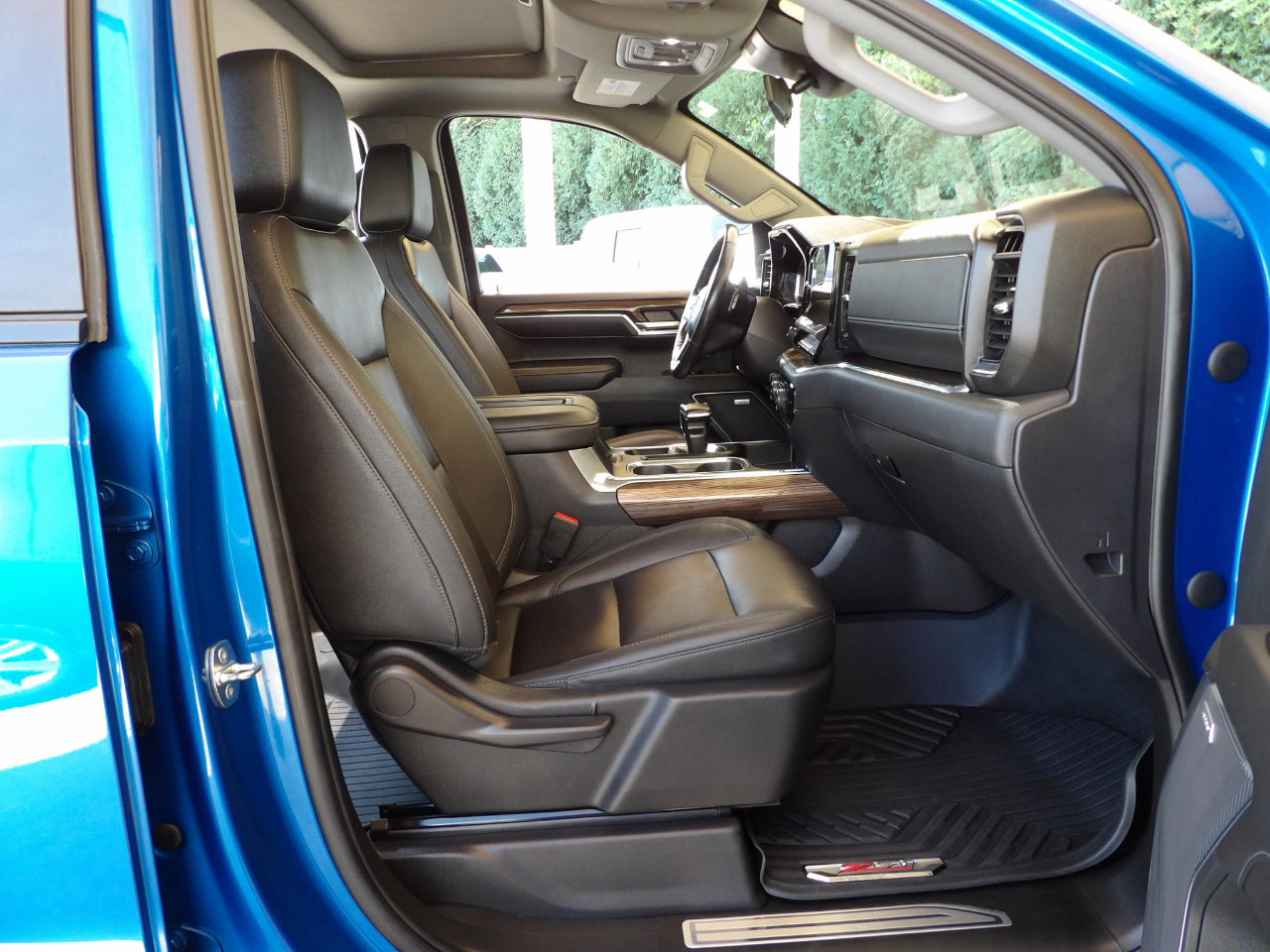 Used 2022 Chevrolet Silverado 1500 LT Trail Boss w/ LT Trail Boss Premium Package image 18