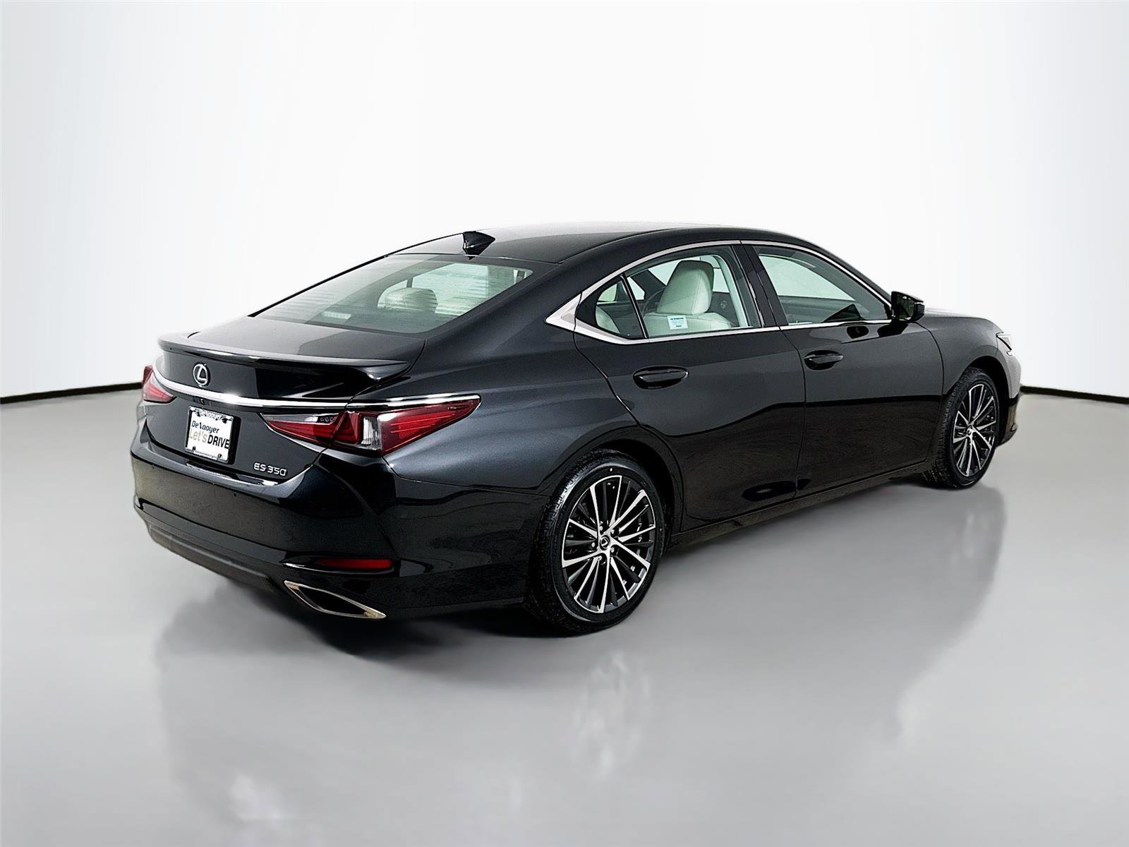 Used 2024 Lexus ES 350 w/ Premium Package image 8