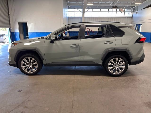 Used 2021 Toyota RAV4 XLE Premium image 6