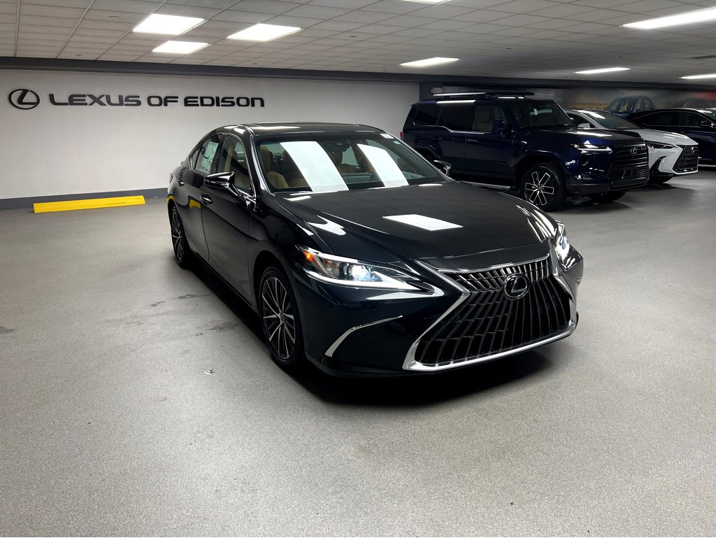 New 2025 Lexus ES 350 w/ Premium Package