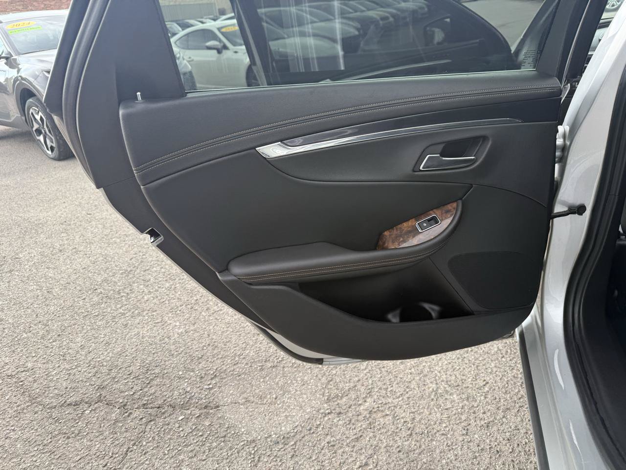 Used 2015 Chevrolet Impala LTZ FWD image 15