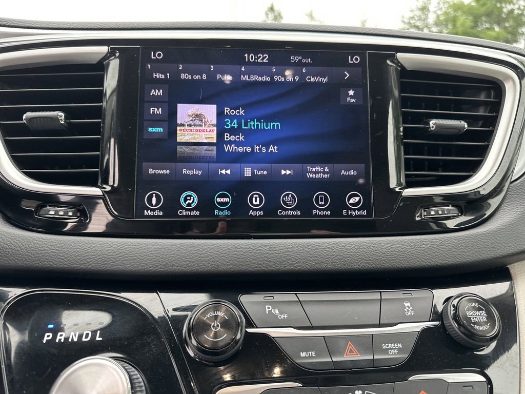 Certified 2018 Chrysler Pacifica Touring-L FWD image 11