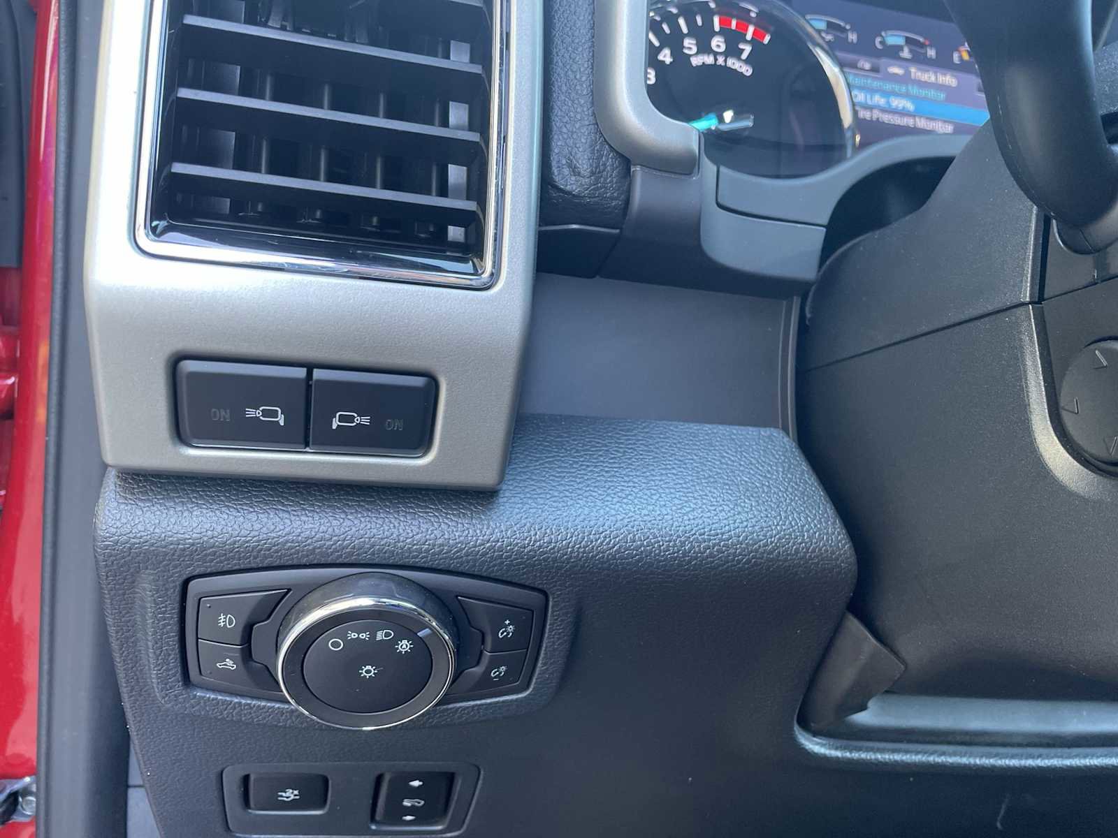 Used 2022 Ford F250 Lariat w/ Black Appearance Package image 18