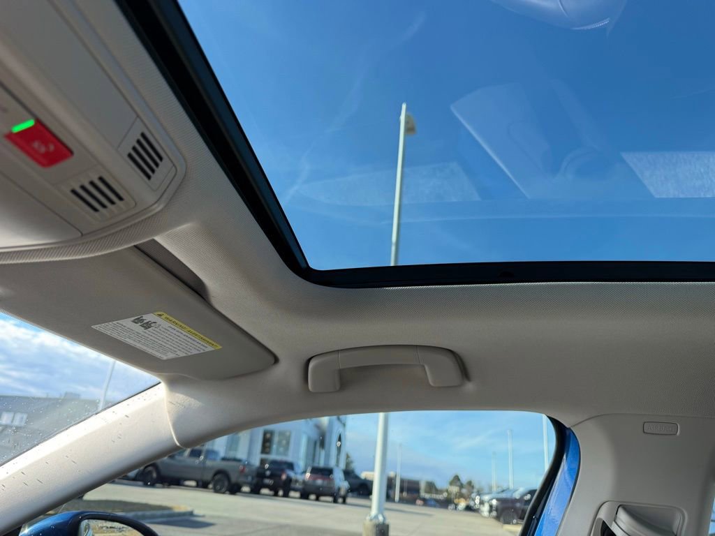 Used 2023 Volkswagen Jetta SE image 21