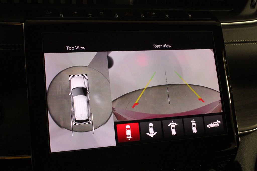 Used 2023 Jeep Grand Cherokee L Overland w/ Advanced Protech Group III image 10