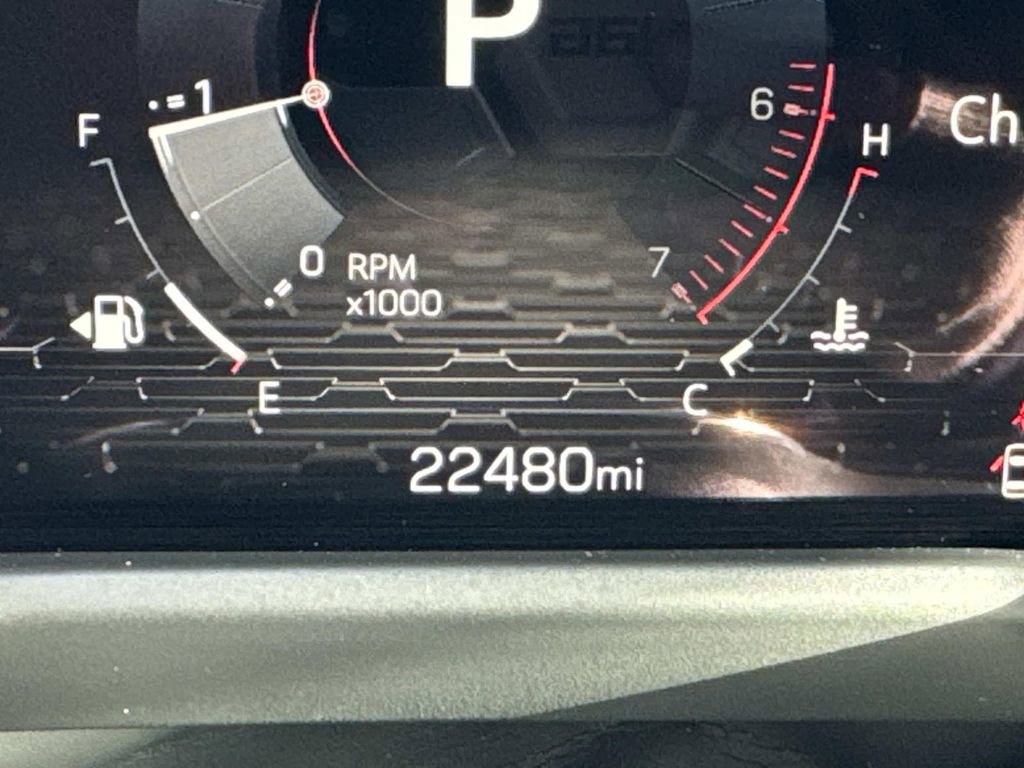 Used 2025 GMC Acadia Elevation image 28