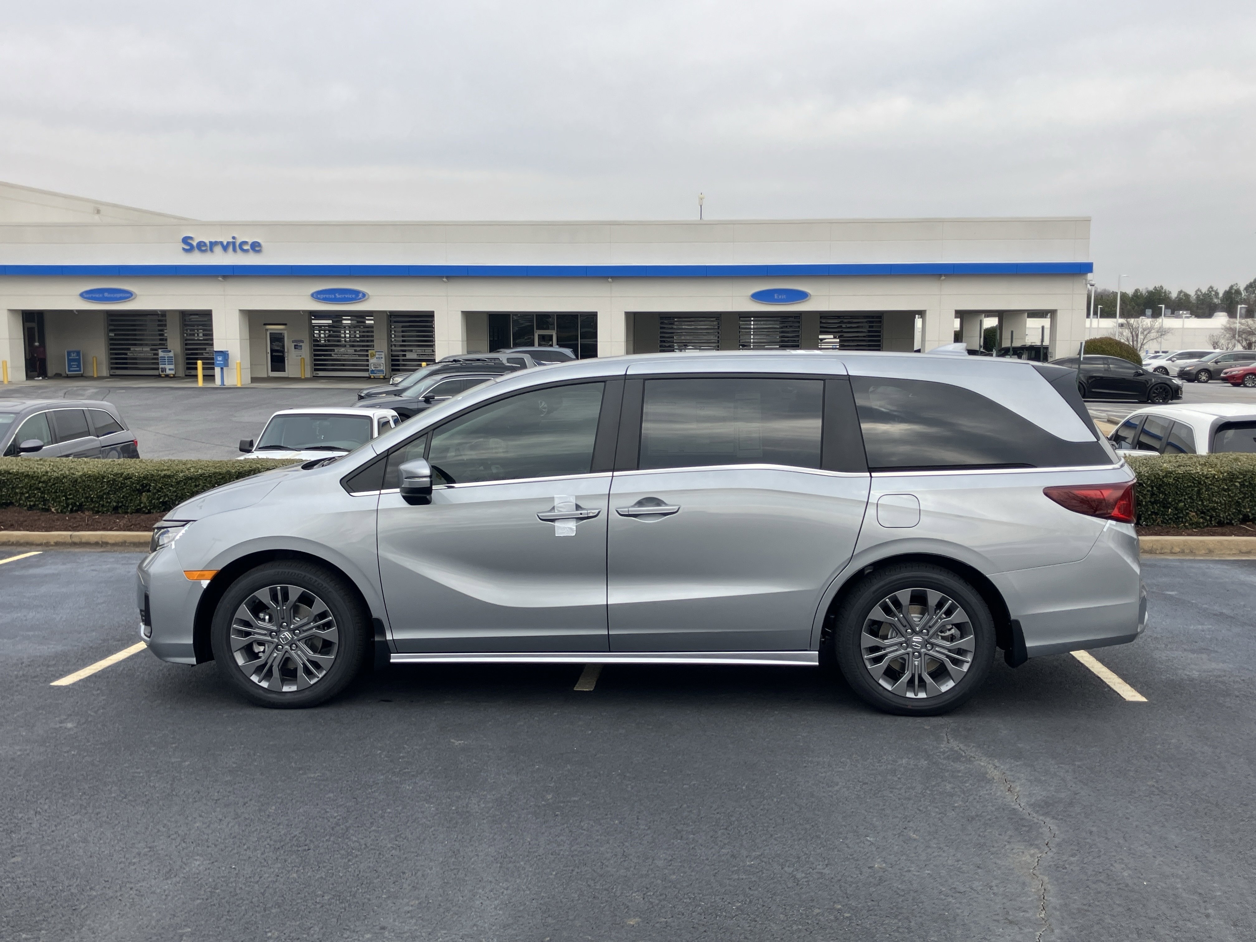 New 2026 Honda Odyssey Touring image 6