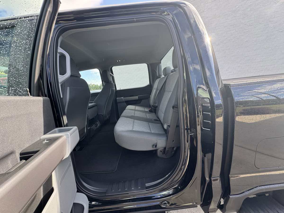 Used 2024 Ford F250 XL w/ STX Appearance Package image 7