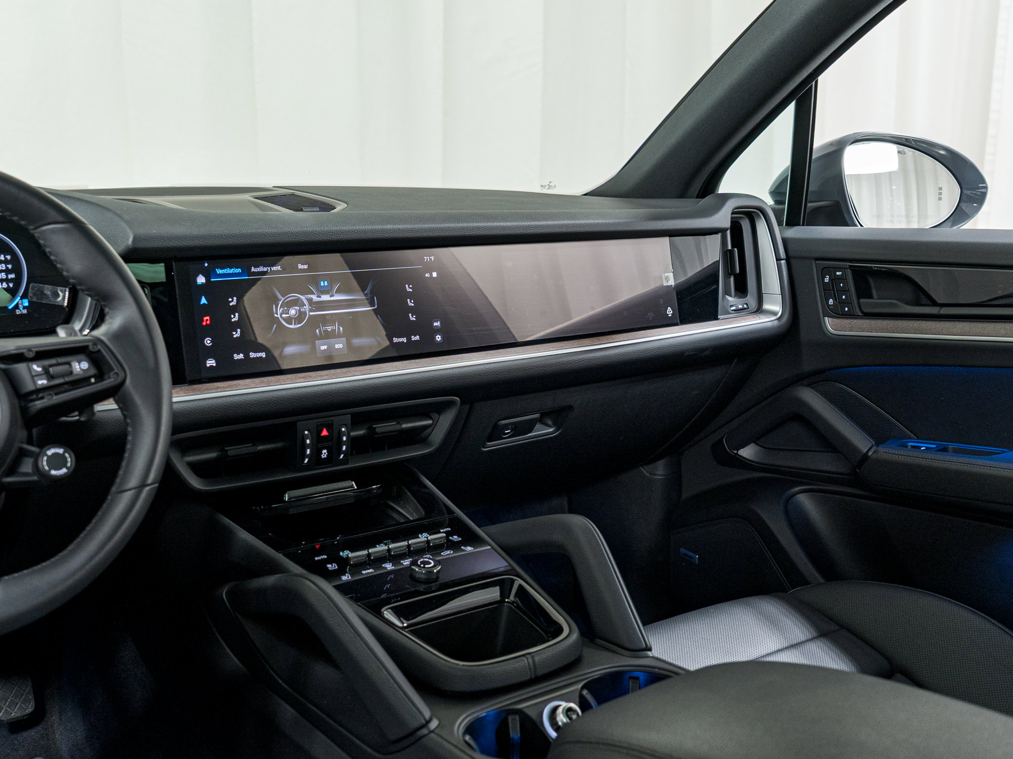 Certified 2025 Porsche Cayenne image 19