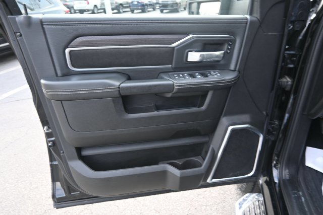 Used 2025 RAM 2500 Laramie AWD/4WD image 29