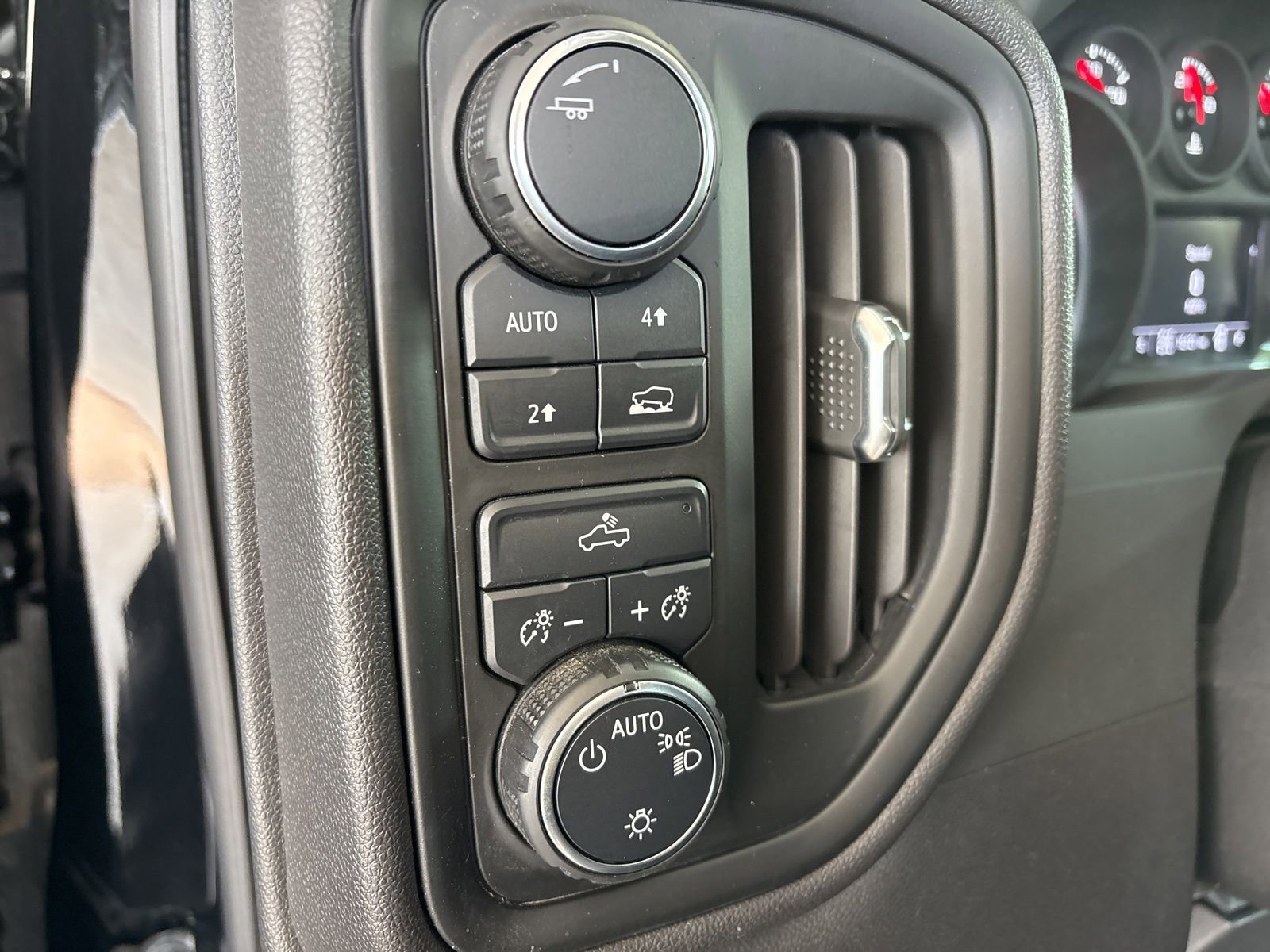 Used 2024 Chevrolet Silverado 1500 Custom AWD/4WD image 12