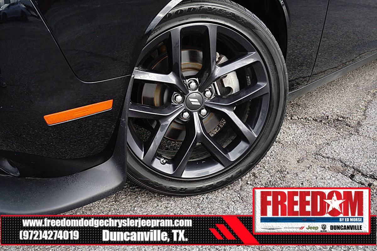 Used 2023 Dodge Challenger R/T w/ Blacktop Package image 9