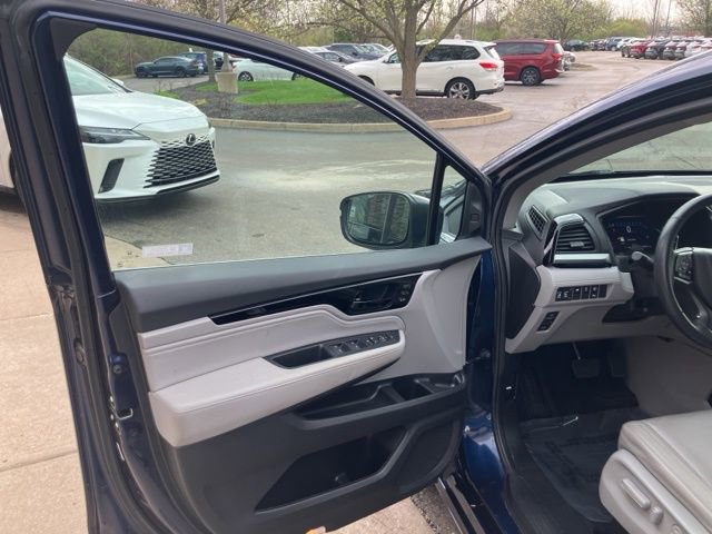 Used 2023 Honda Odyssey Touring image 9
