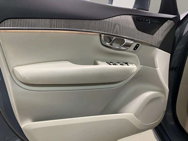 Used 2023 Volvo XC90 T8 Plus w/ Protection Package Premier image 96
