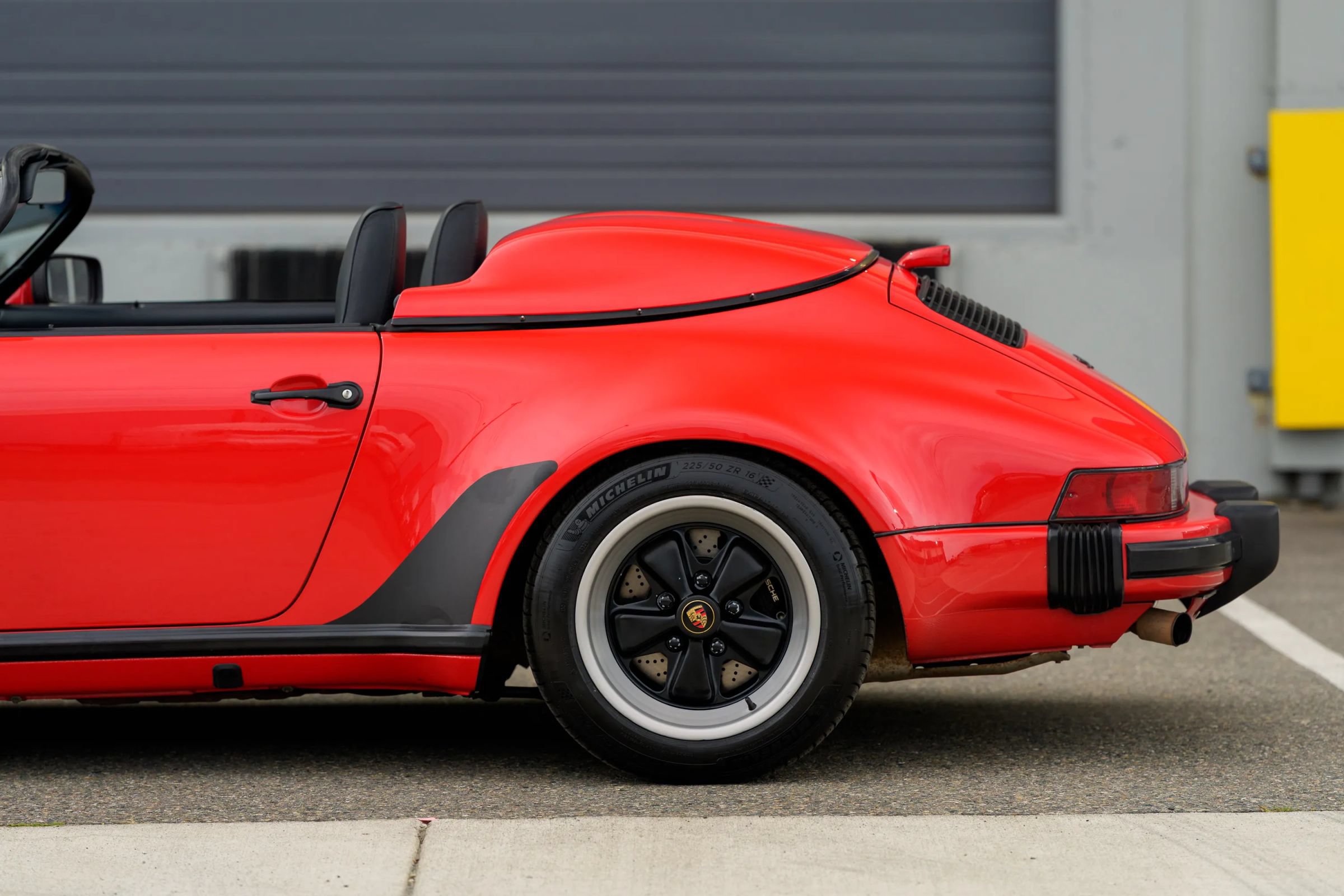 Used 1989 Porsche 911 Carrera RWD image 97