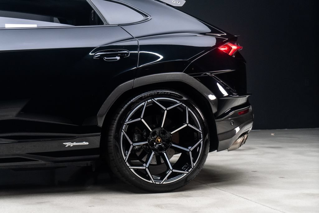 Used 2023 Lamborghini Urus Performante AWD/4WD image 26