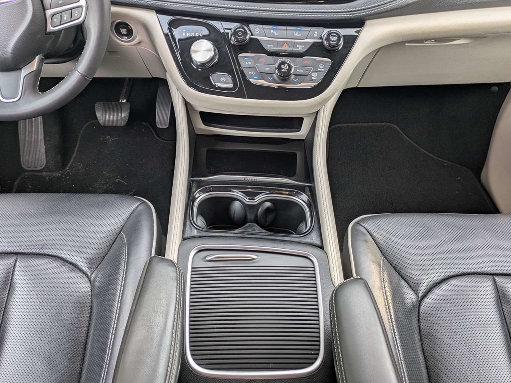 Used 2023 Chrysler Pacifica Limited FWD image 20