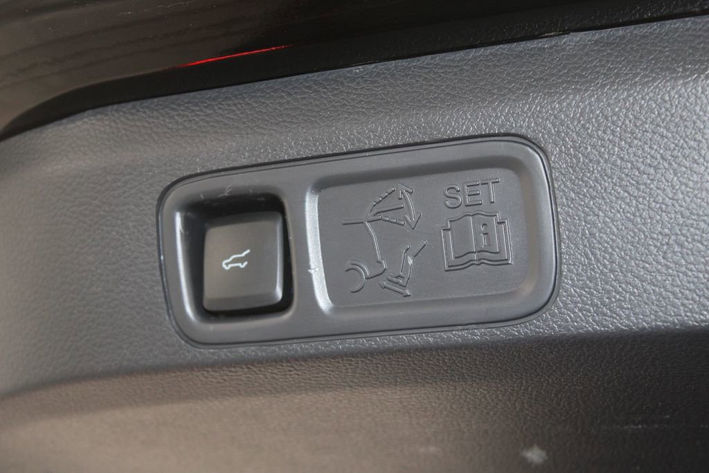 Used 2023 Ford Expedition Platinum image 16