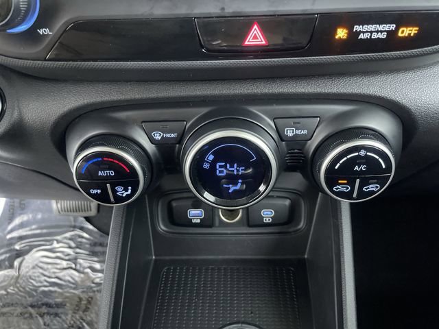 Used 2025 Hyundai Venue SEL image 24