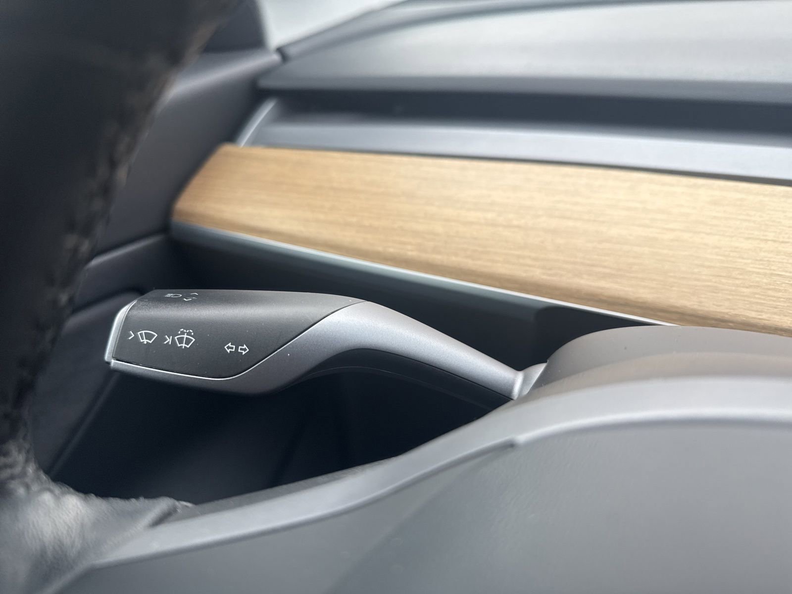 Used 2020 Tesla Model 3 Standard Range Plus image 21