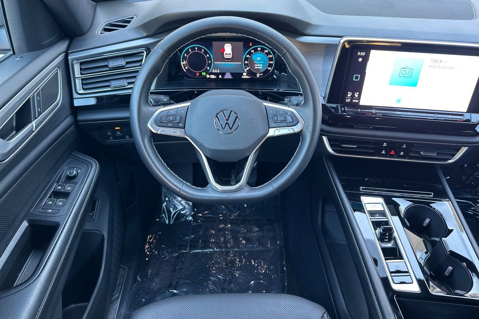 Used 2024 Volkswagen Atlas Cross Sport SE image 16