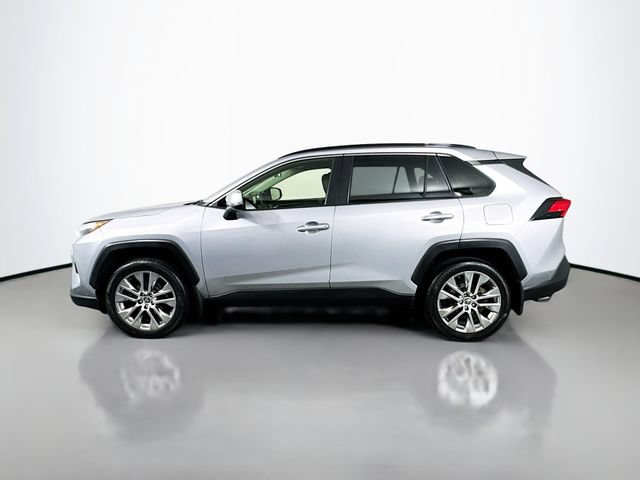 Certified 2022 Toyota RAV4 XLE Premium AWD/4WD image 5
