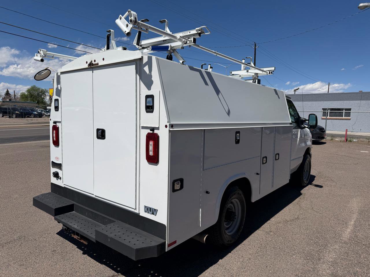 Used 2021 Ford E-350 and Econoline 350 Super Duty w/ Power Windows & Locks Group image 9