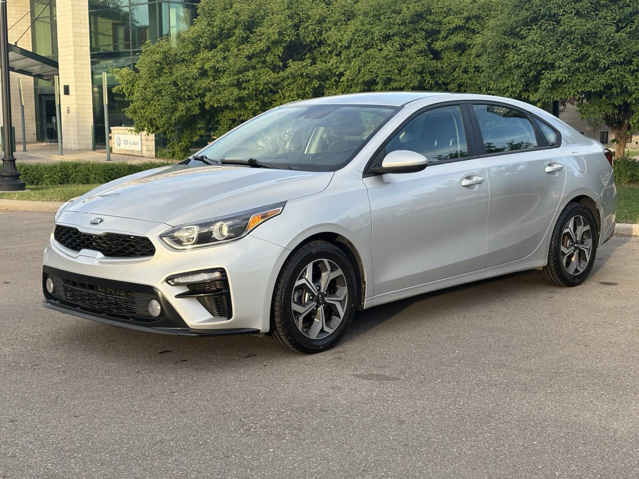 Used 2021 Kia Forte LXS FWD image 1