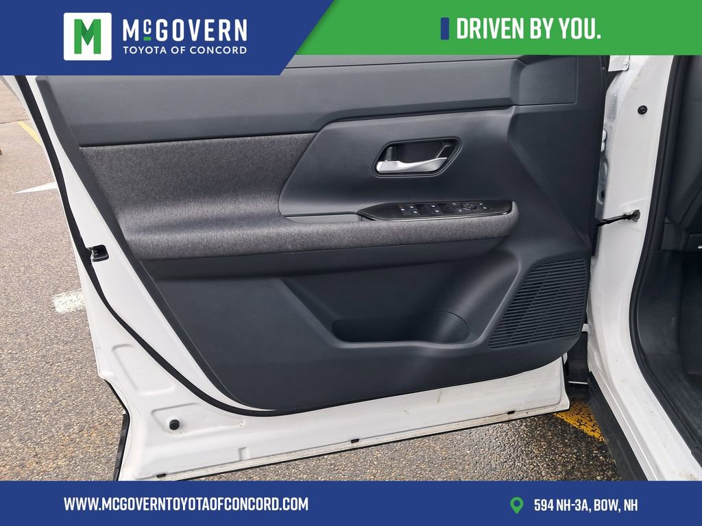 Used 2025 Nissan Kicks SV image 14