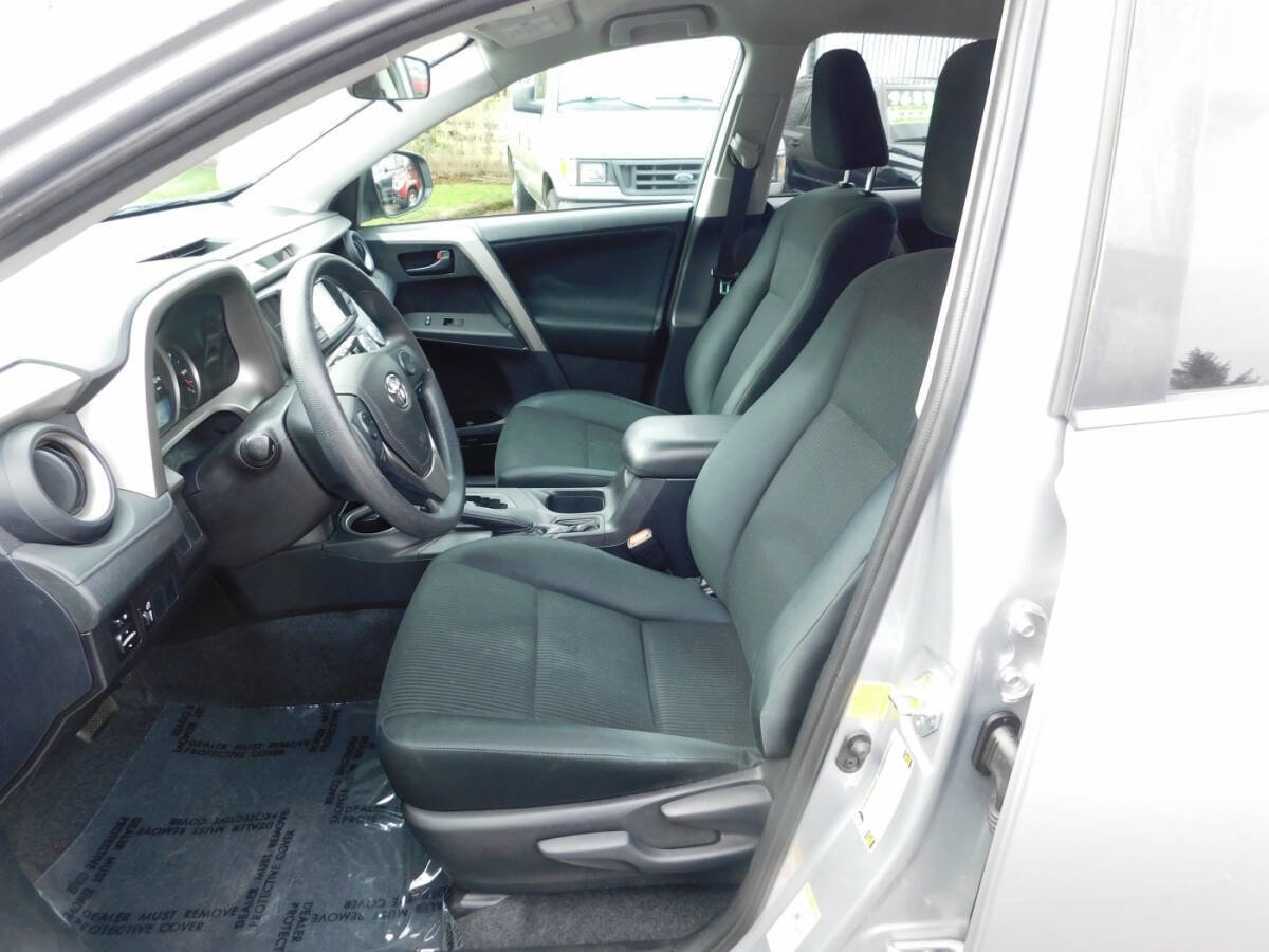 Used 2016 Toyota RAV4 LE image 7