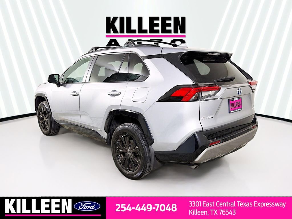 Used 2023 Toyota RAV4 SE image 6