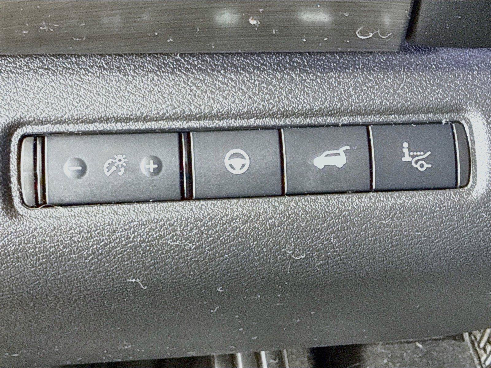Used 2025 Nissan Pathfinder Platinum FWD image 12