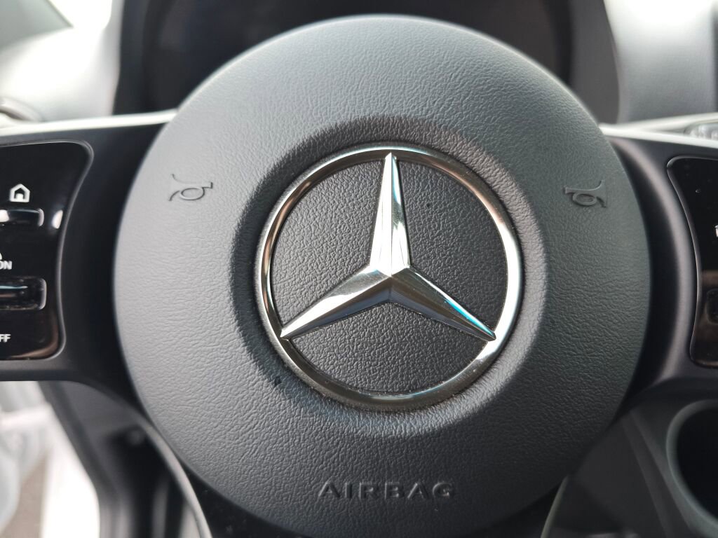 Used 2024 Mercedes-Benz Sprinter 2500 image 30