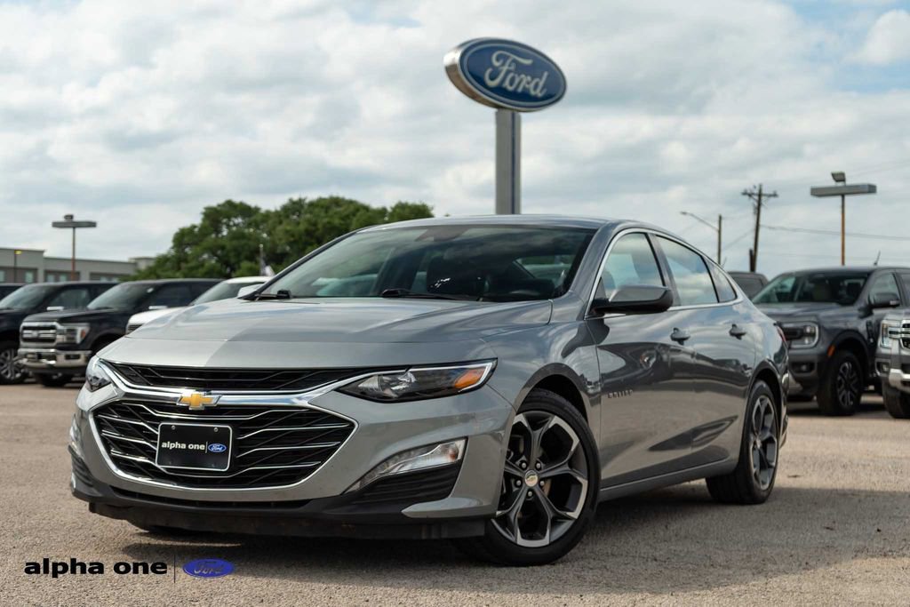 Used 2024 Chevrolet Malibu LT FWD image 1