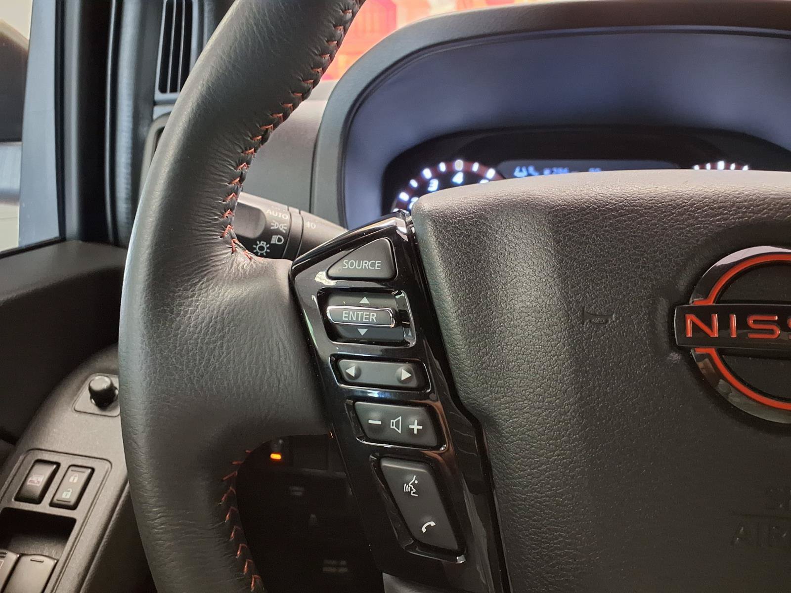 Used 2025 Nissan Frontier Pro-X RWD image 31