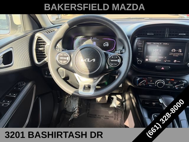 Used 2025 Kia Soul LX w/ LX Technology Package FWD image 13