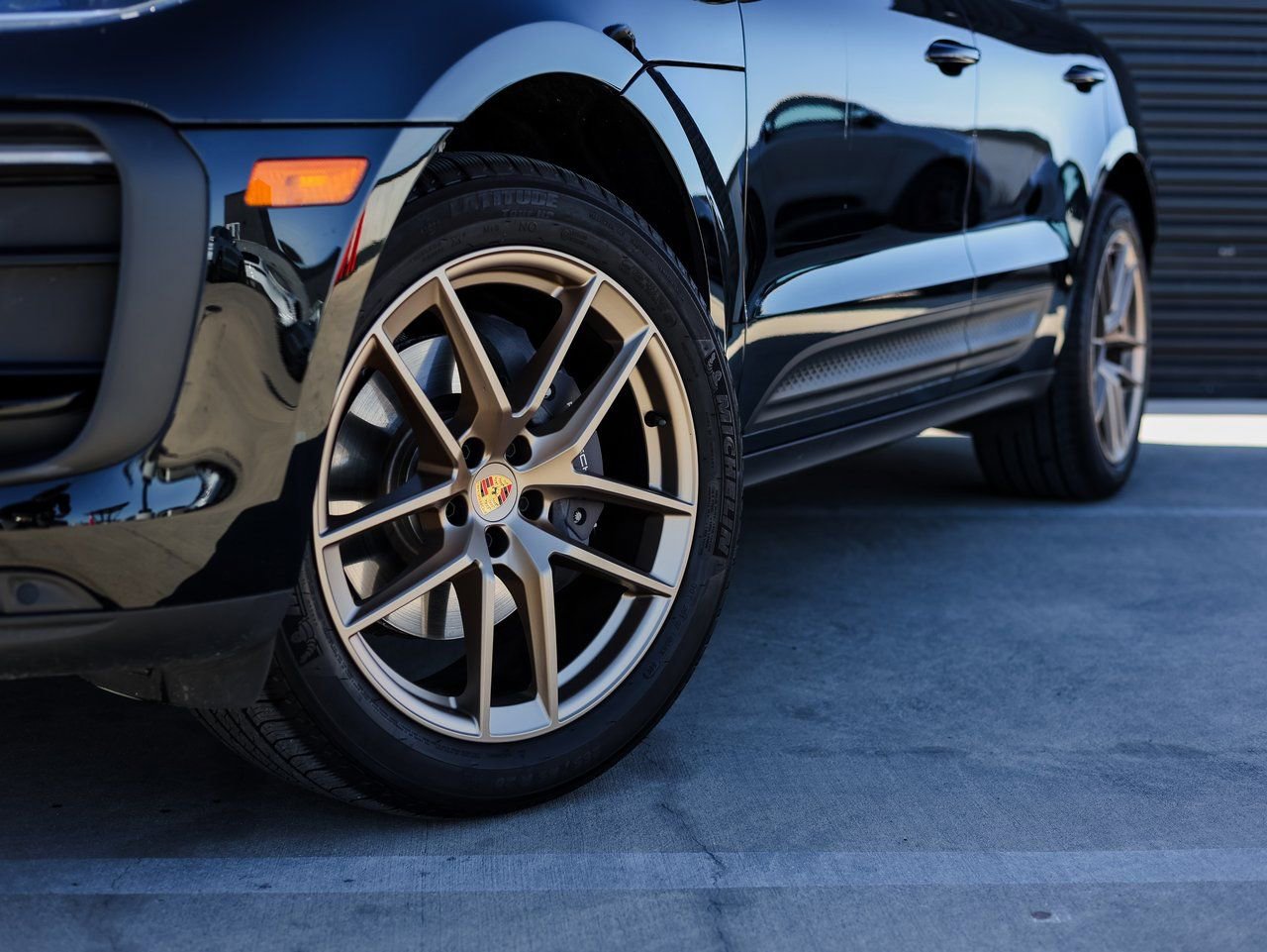 Certified 2025 Porsche Macan image 10