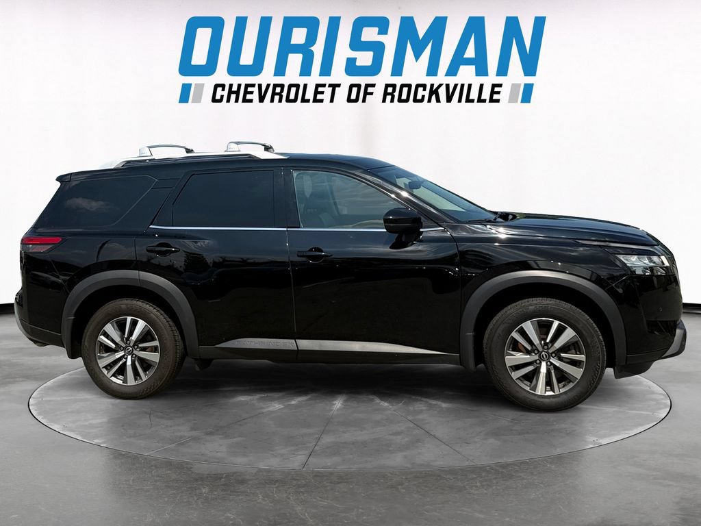 Used 2023 Nissan Pathfinder SL AWD/4WD image 7