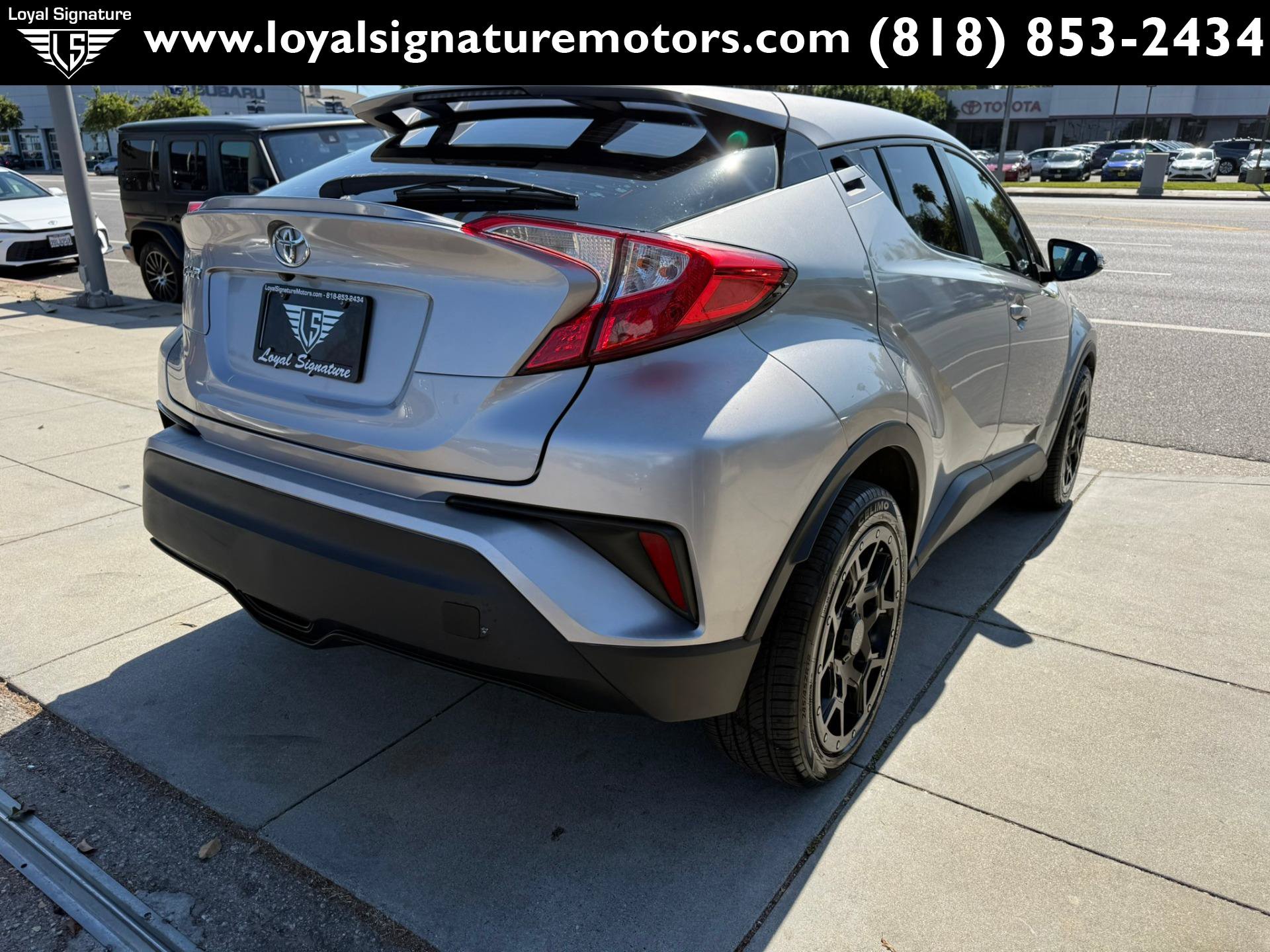 Used 2018 Toyota C-HR XLE FWD image 6