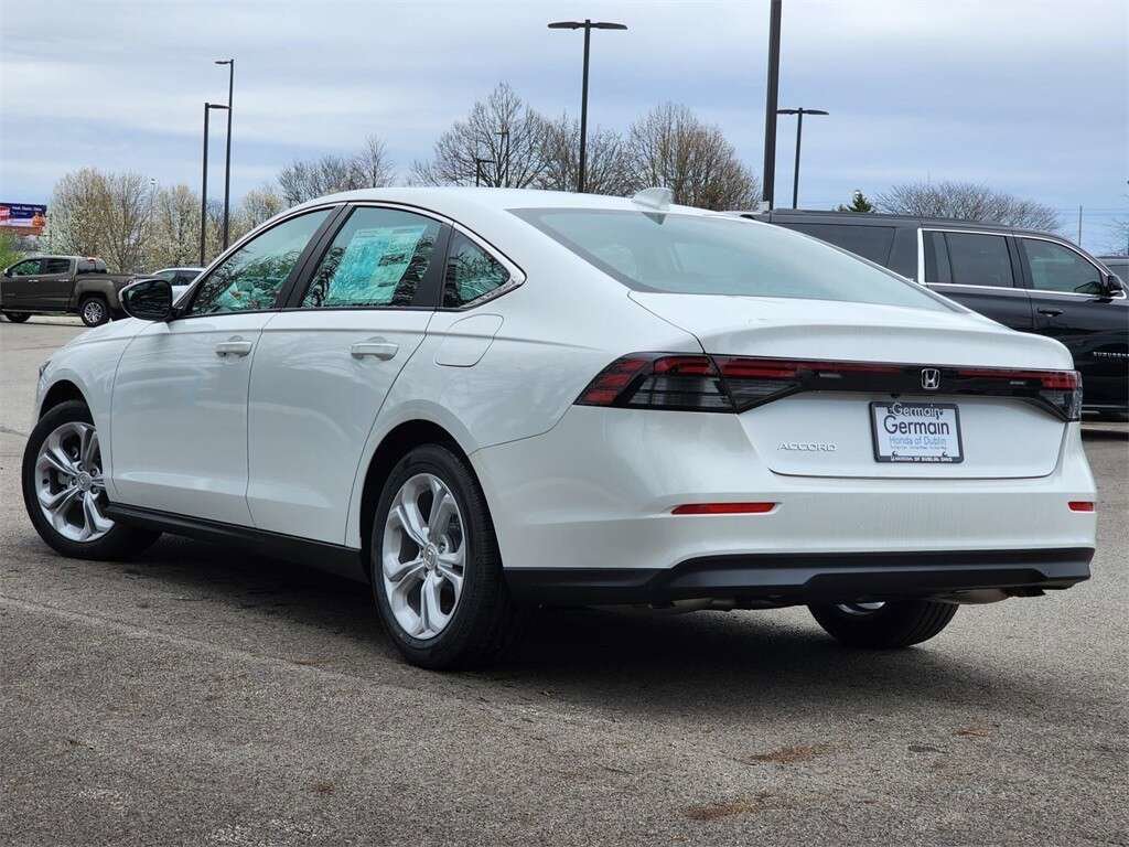 Used 2023 Honda Accord LX image 9