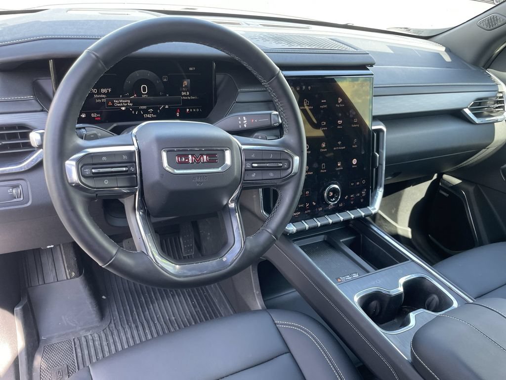 Used 2025 GMC Acadia Elevation w/ Elevation Premium Package FWD image 10