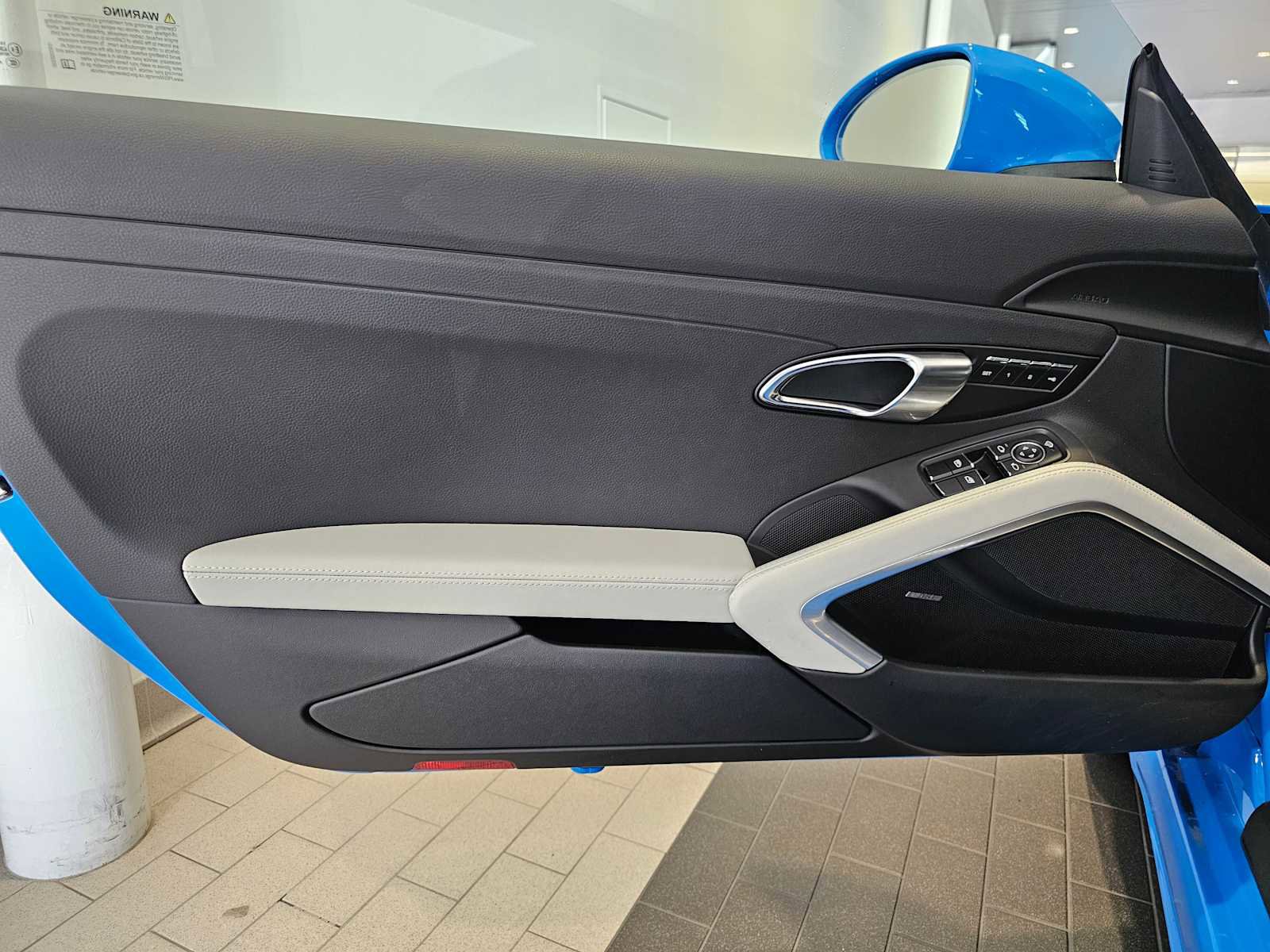 New 2025 Porsche 718 Boxster S image 20