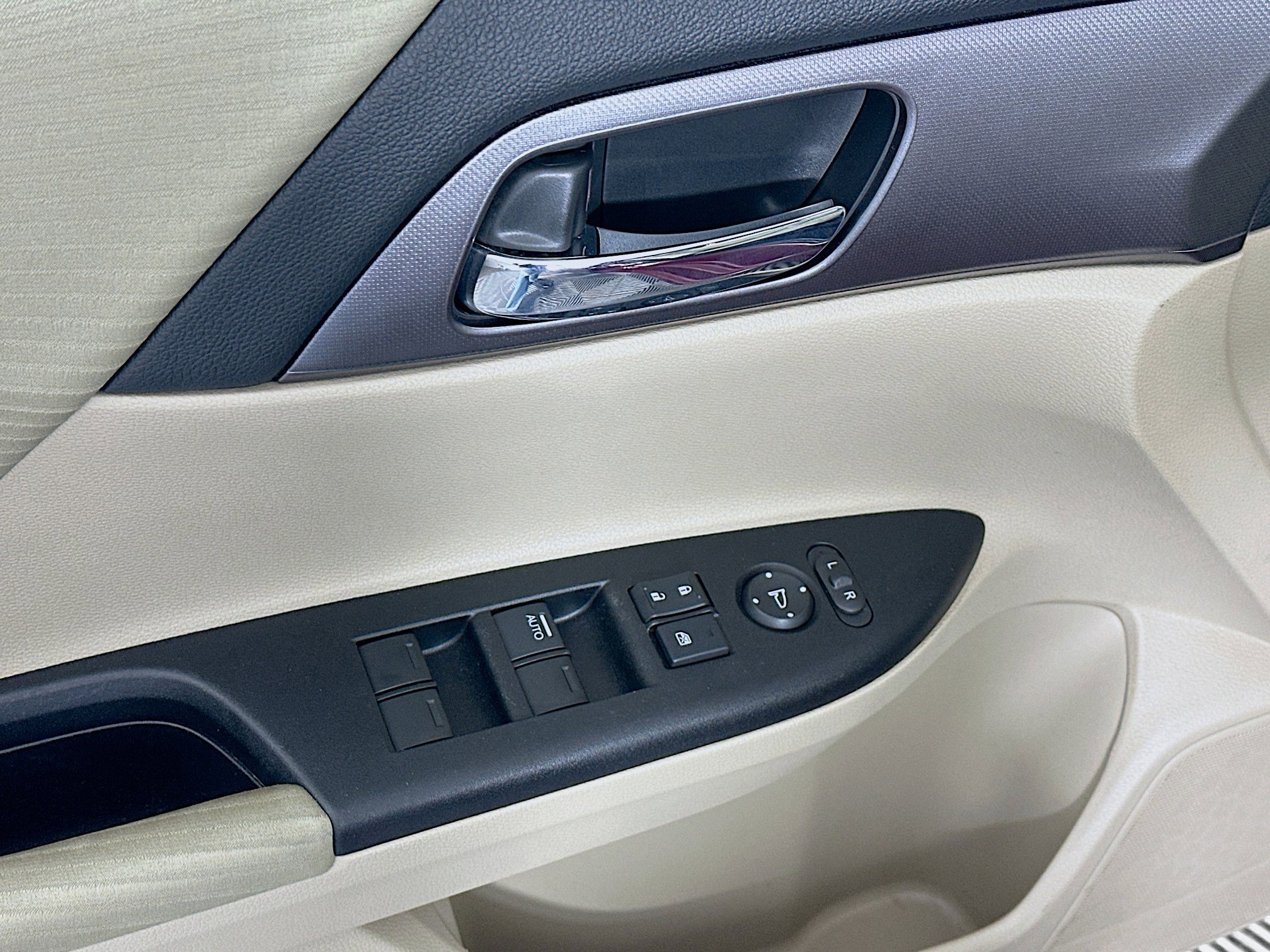 Used 2015 Honda Accord LX image 15