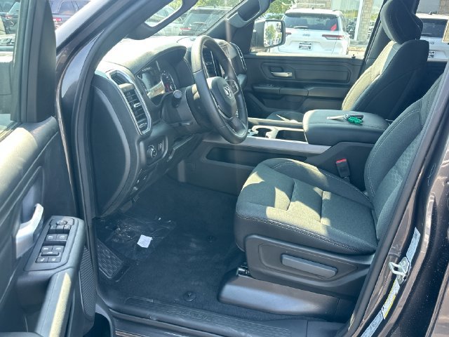 New 2026 RAM 1500 Express AWD/4WD image 9