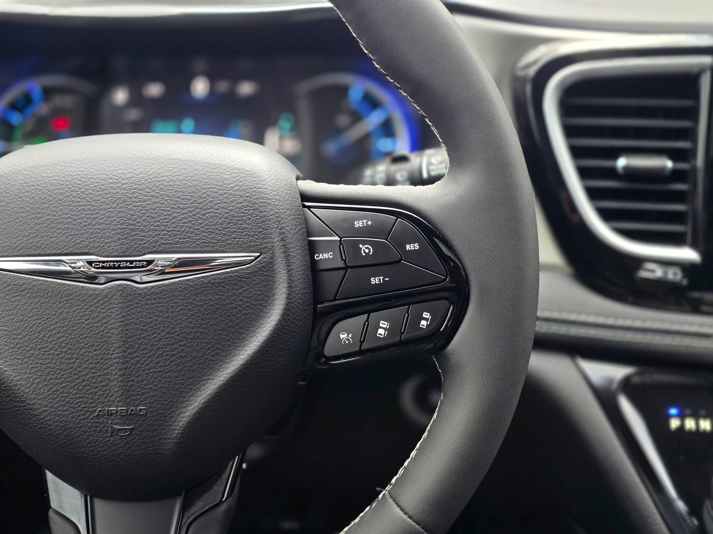 Used 2022 Chrysler Pacifica Limited w/ S Appearance Package FWD image 14