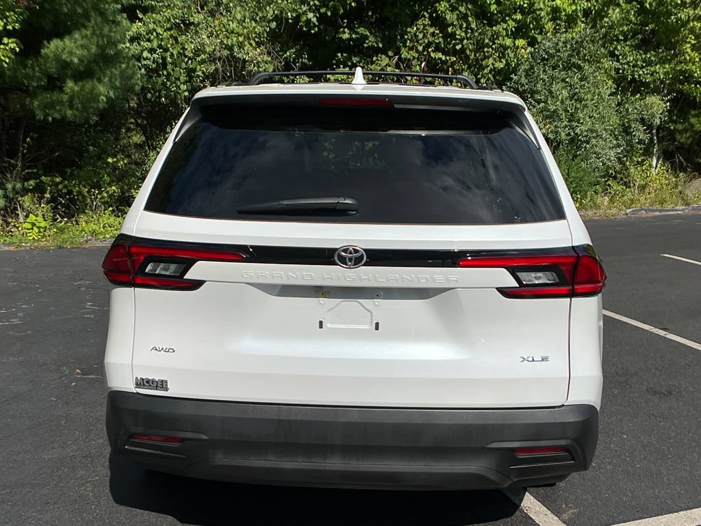 Certified 2025 Toyota Grand Highlander AWD image 4