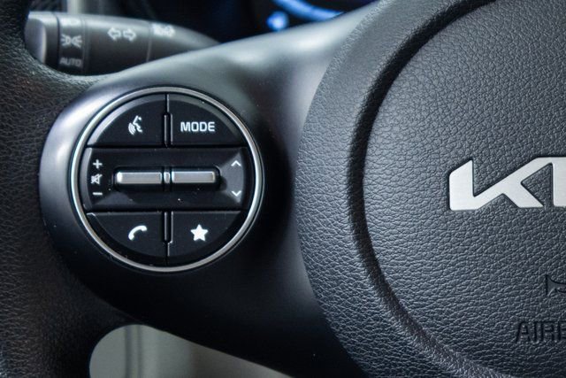 Used 2023 Kia Soul LX w/ LX Technology Package image 13