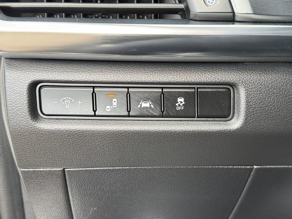 Used 2022 Kia Telluride LX image 24