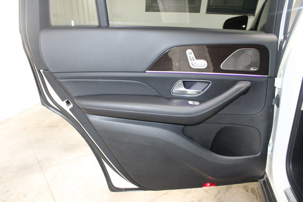 Used 2024 Mercedes-Benz GLS 450 4MATIC image 21